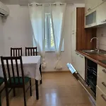 Matej & Irena كريس